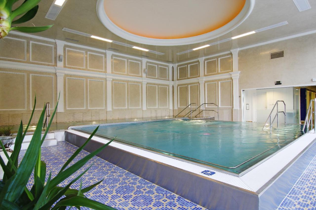 Kupele Brusno - Kupelny Hotel Polana エクステリア 写真