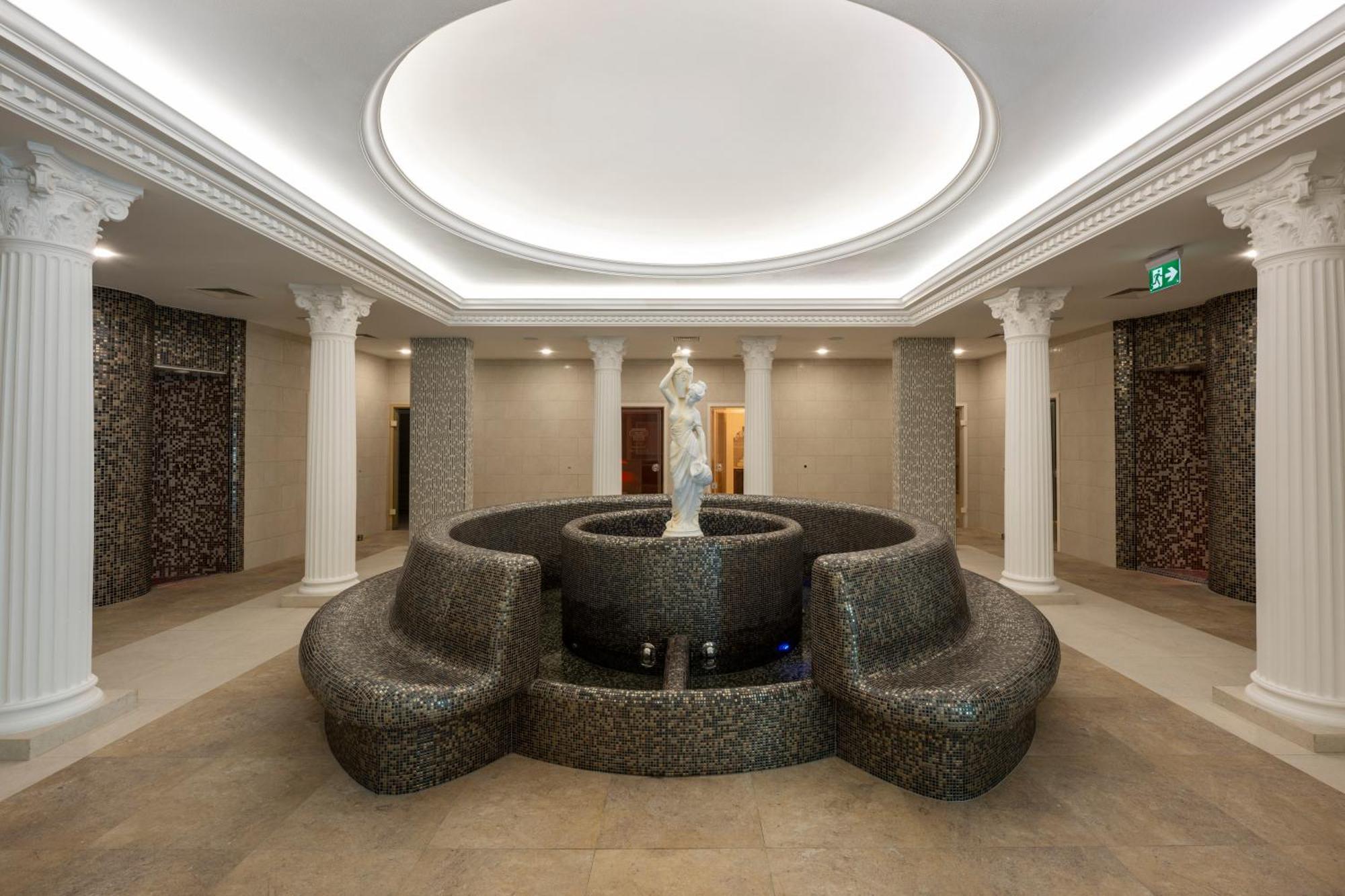 Kupele Brusno - Kupelny Hotel Polana エクステリア 写真